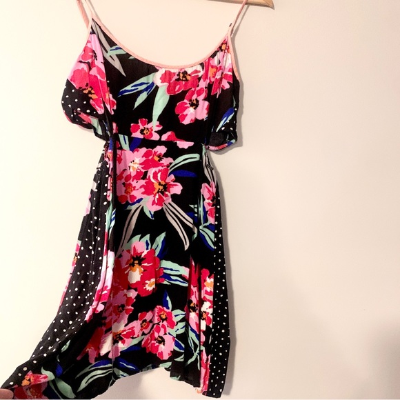 Roxy | black and pink floral cutout dress with adjustable straps Sz Medium - Picture 4 of 8